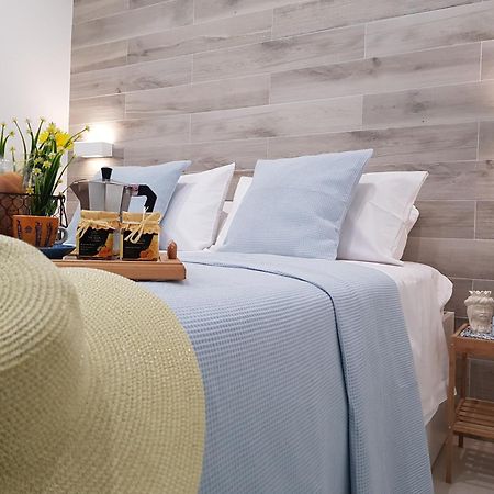 Martin Holiday Apartments Giardini Naxos Phòng bức ảnh