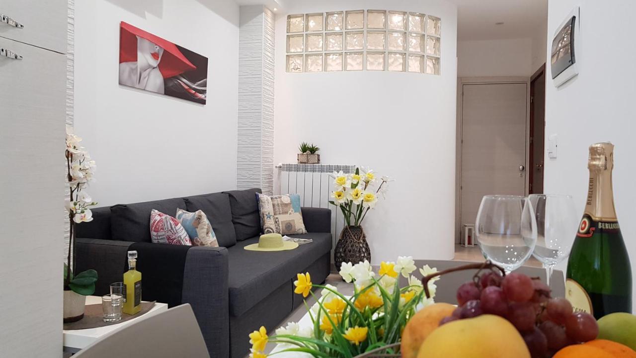 Martin Holiday Apartments Giardini Naxos Ngoại thất bức ảnh
