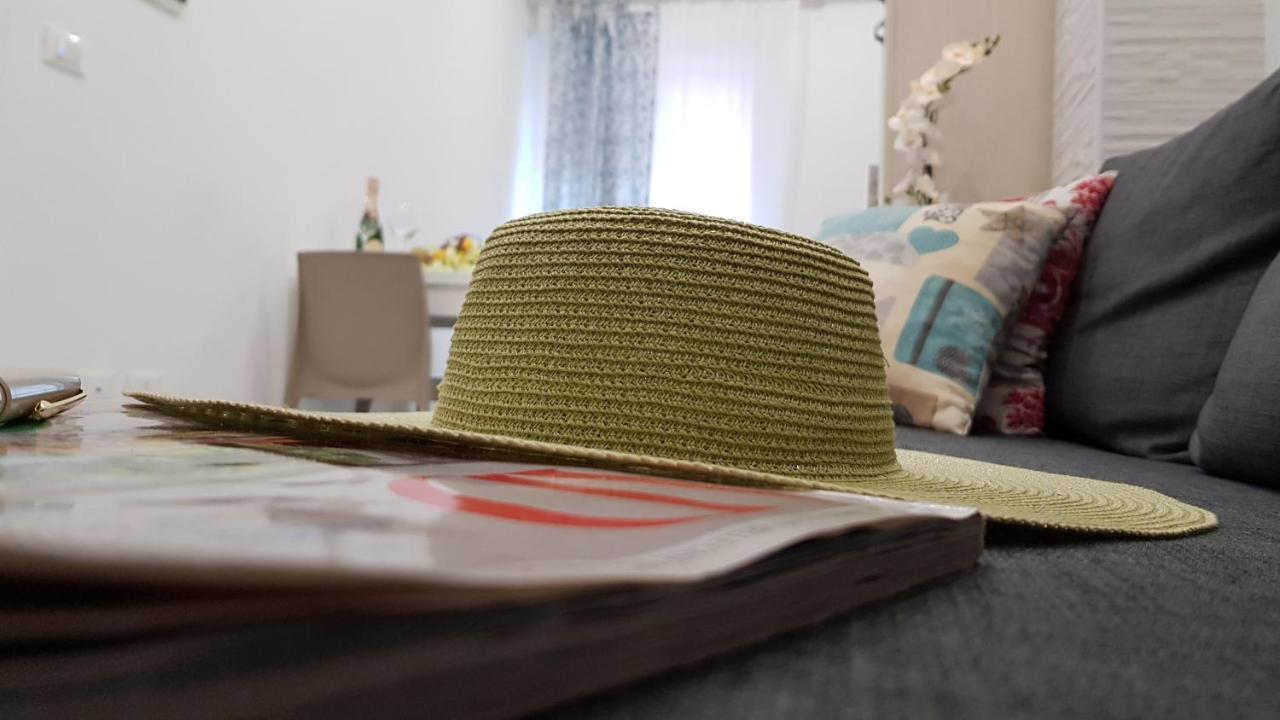 Martin Holiday Apartments Giardini Naxos Ngoại thất bức ảnh