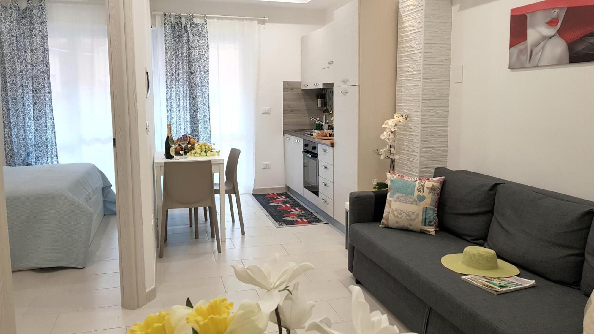 Martin Holiday Apartments Giardini Naxos Ngoại thất bức ảnh