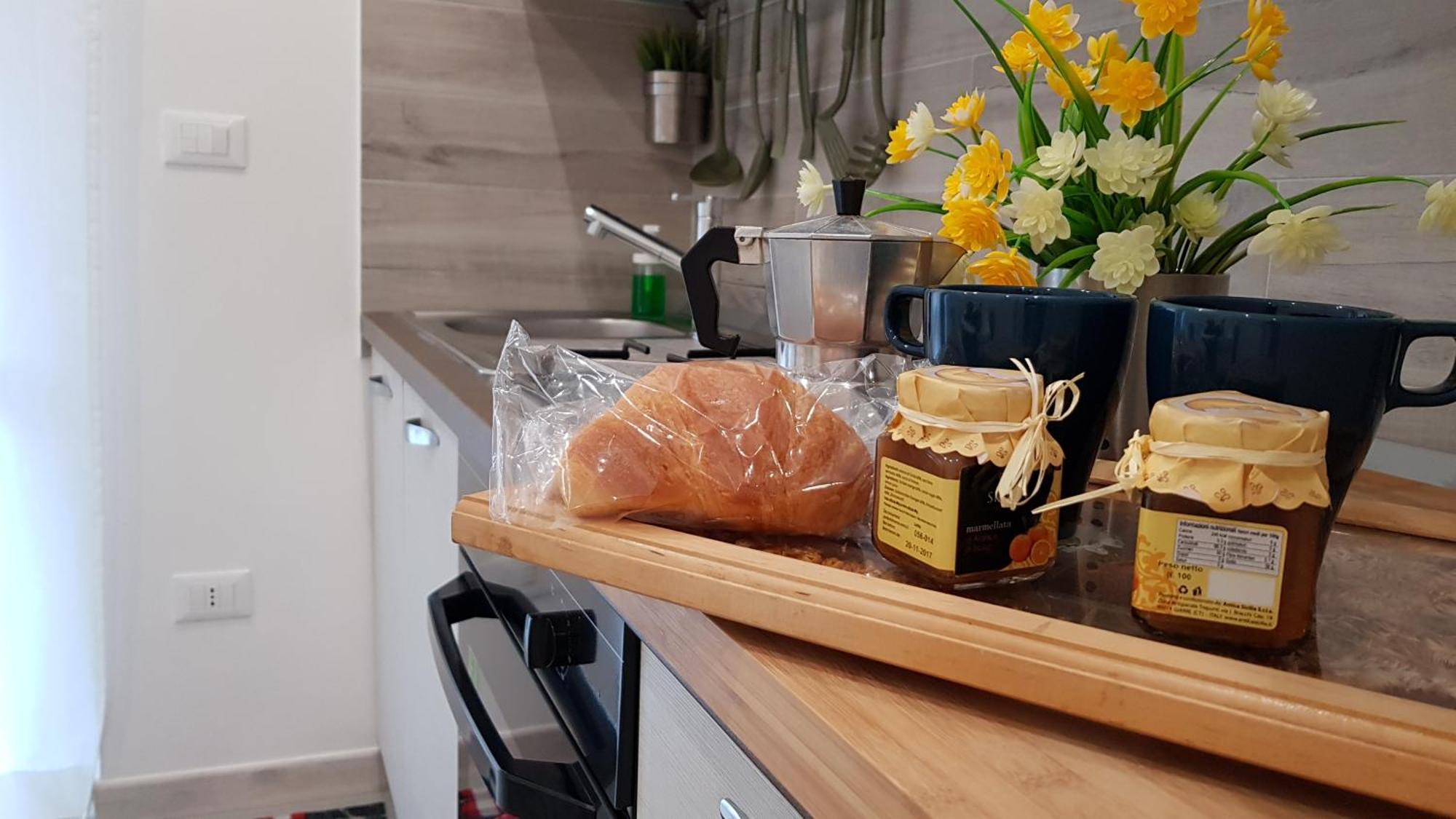 Martin Holiday Apartments Giardini Naxos Ngoại thất bức ảnh