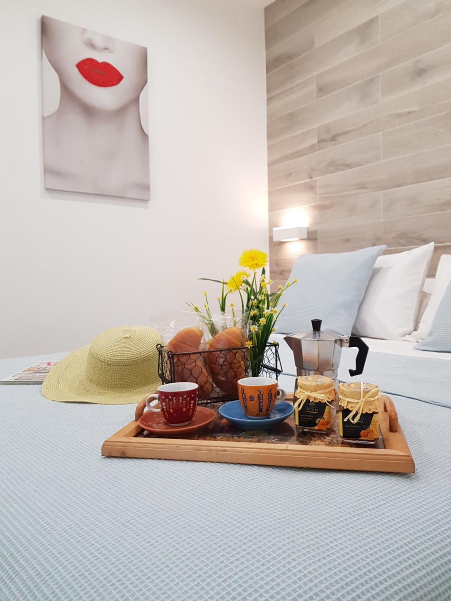 Martin Holiday Apartments Giardini Naxos Phòng bức ảnh